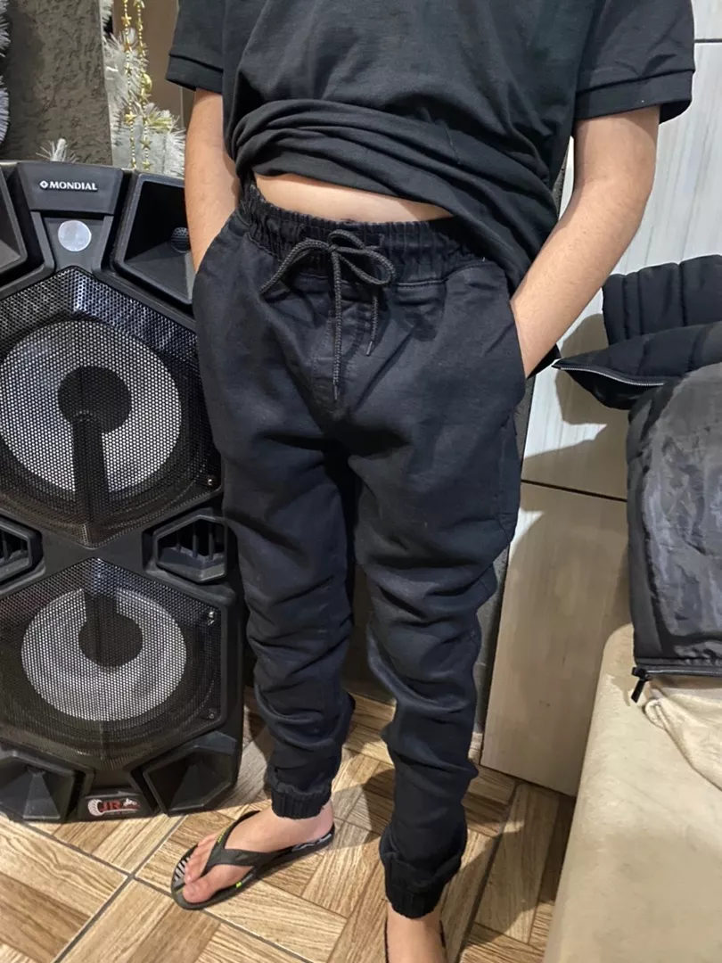 Foto recebida da calça jogger preta