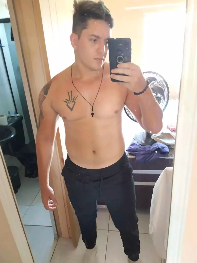 Foto recebida da calça jogger preta